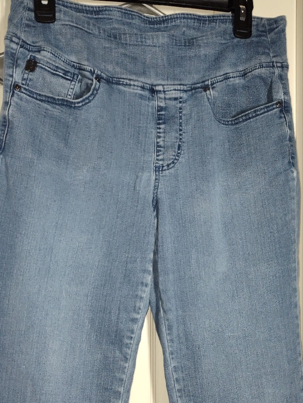 💲Free Belle by Kim Gravel Medium Blue Straight-Leg Pull-On Jeans Free With $15 - Picture 2 of 7